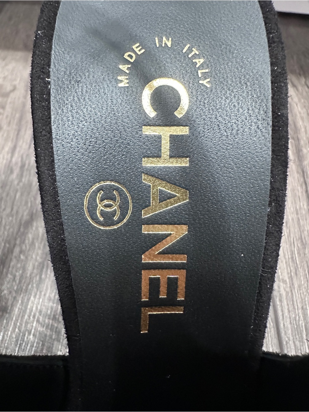 2026 CHANEL BLACK AND WHITE SUEDE GOLD CC LOGO HEELS SLINGBACKS PUMPS SHOES 38C - Picture 7 of 16